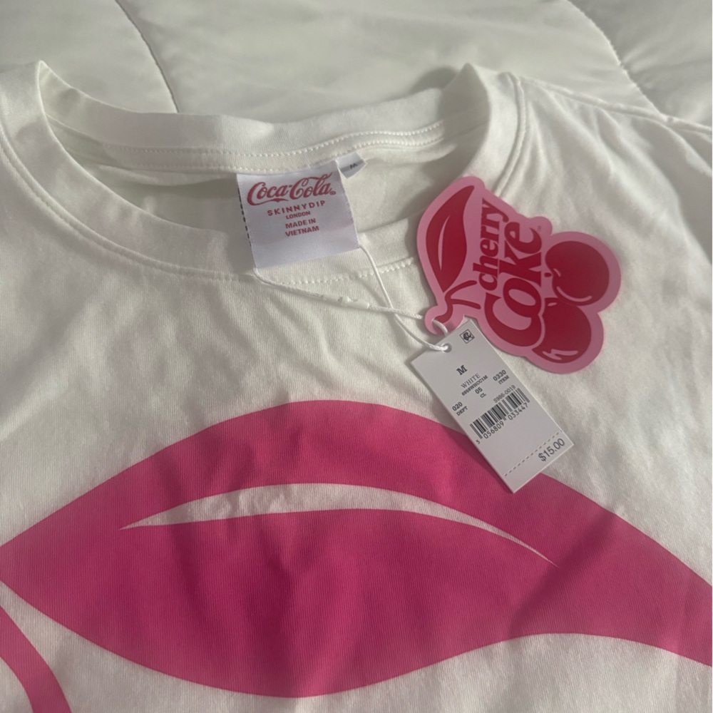 Nwt Cherry ๐ Coke Graphic White Tee - Picture 5 of 7